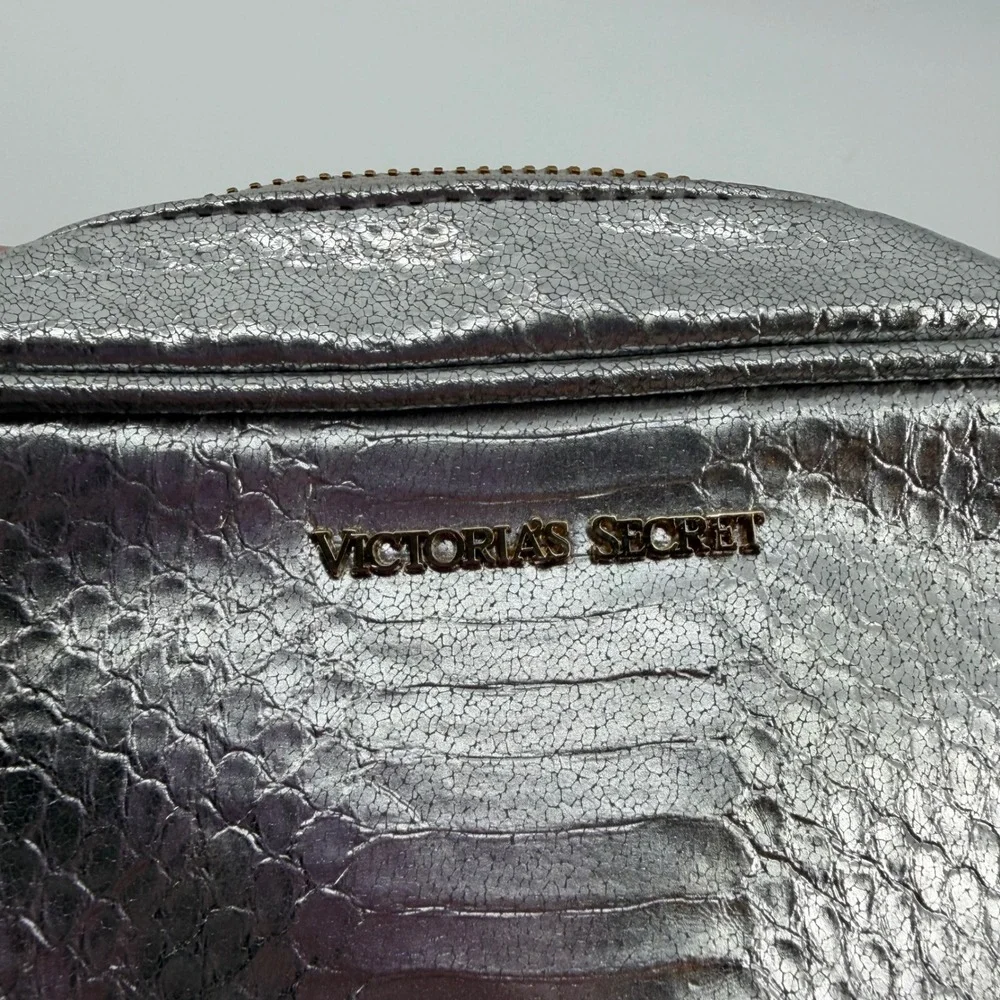Victoria's Secret‎ Crossbody Bag Silver Womens OS Snakeskin Tassel Chain Strap